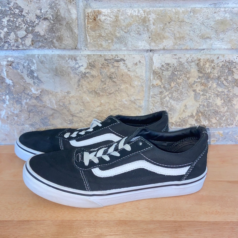 Vans classic black kids - size 6